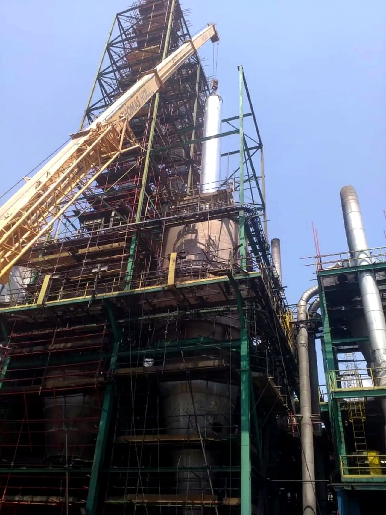 Crane installation in process plant